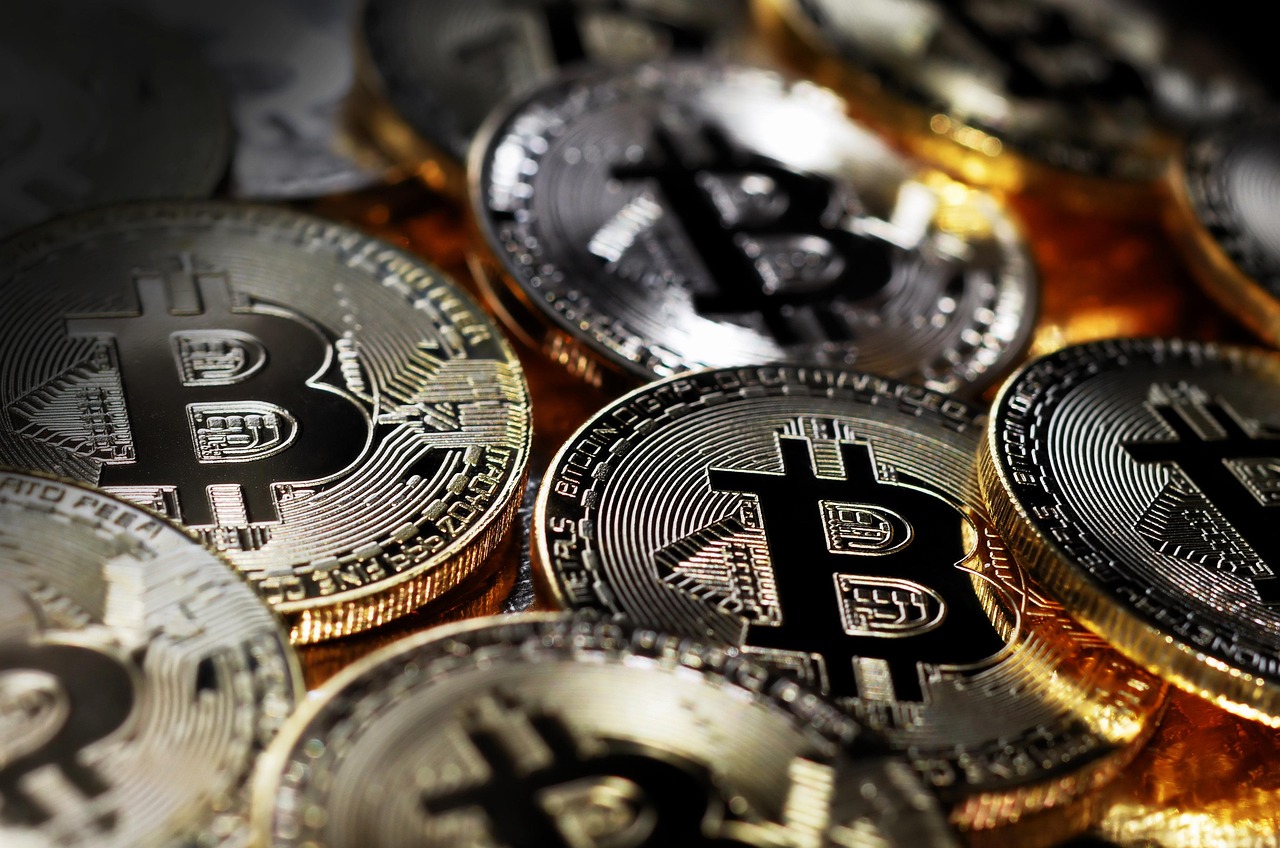 余弦：Hyperliquid上50倍杠杆巨鲸再以452万USDC做多ETH！爆仓价1391美元